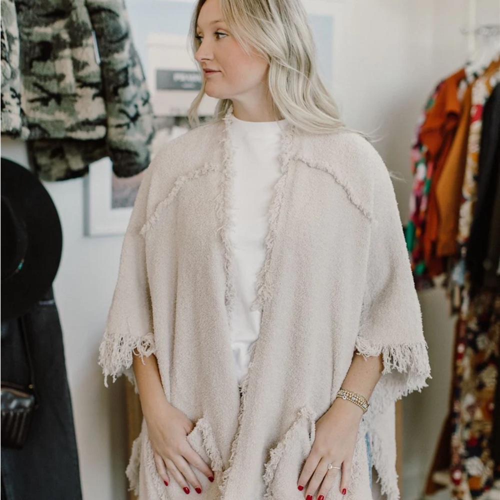 NWT Barefoot Dreams Cozy Chic Fringe Poncho